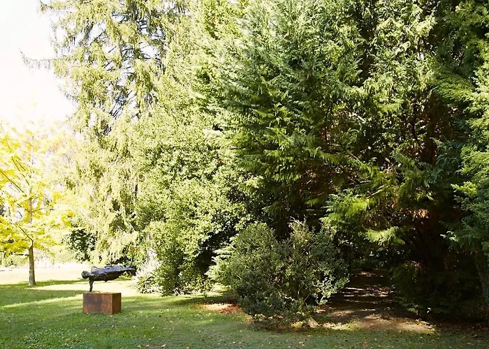 D'hotes Chateau Beaupre Guest house Saint-Laurent-des-Arbres